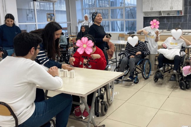 Özel Gereksinimli Kardeşlerimizle Eğlenceli Bir Gün